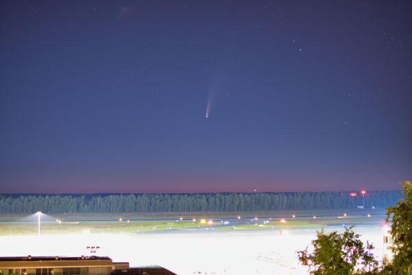 Comet neowise with stripe above Nuermberg airport.